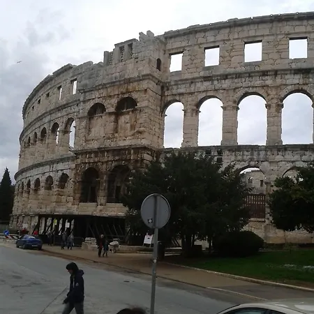 아파트 2 In Marica