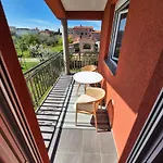 2 In Marica Apartment
